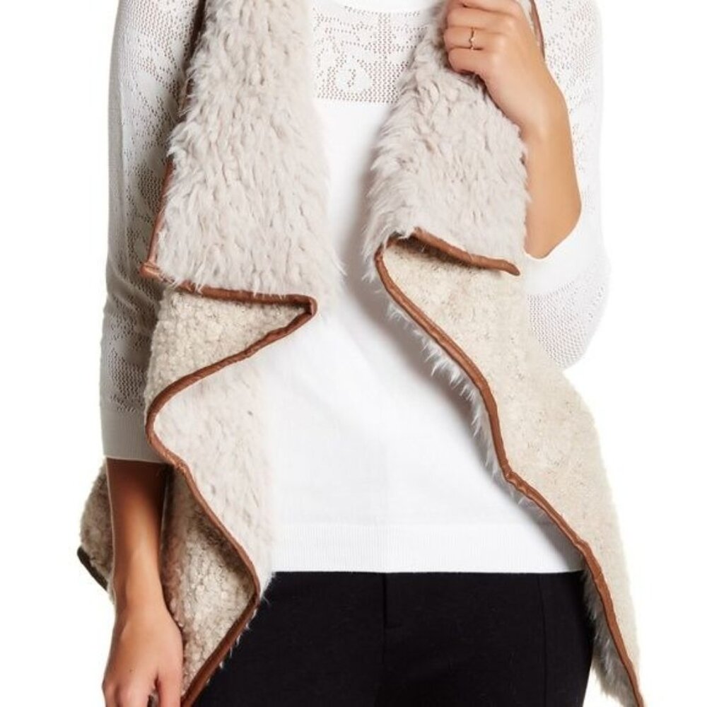 Romeo and Juliet Faux Fur Vest Sz L
